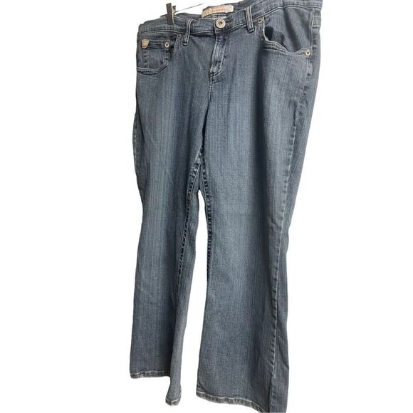 Z. Cavaricci Womens Blue Light Wash Full Length Straight Denim Jeans Size 20 - Picture 1 of 12